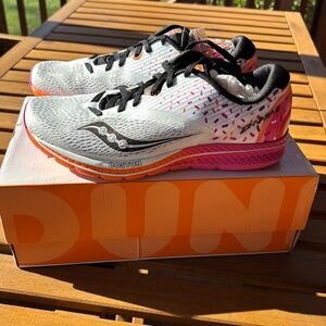 Dunkin men’s shoes 8.5 new saucony